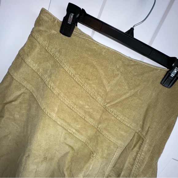 Women's A.M.I. Corduroy Green Skirt - Size 10 - Picture 2 of 7